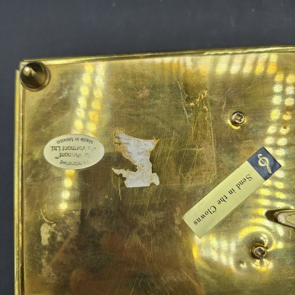 VINTAGE VIA VERMONT LTD GLASS & BRASS GIRL FLOWERS BIRD MUSIC JEWELRY BOX - Picture 13 of 14